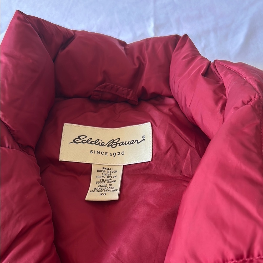 Eddie Bauer Red Quilted Vest for Cold Weather - Picture 2 of 6